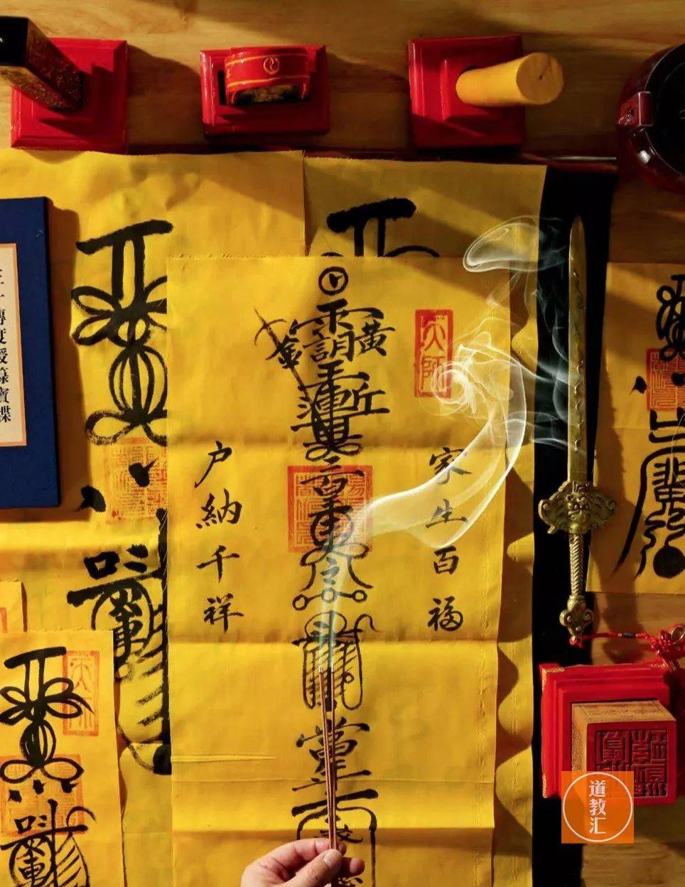 竹筒求签的神秘原理，揭秘古代中的神秘仪式,象征,求签,文化传承,第1张