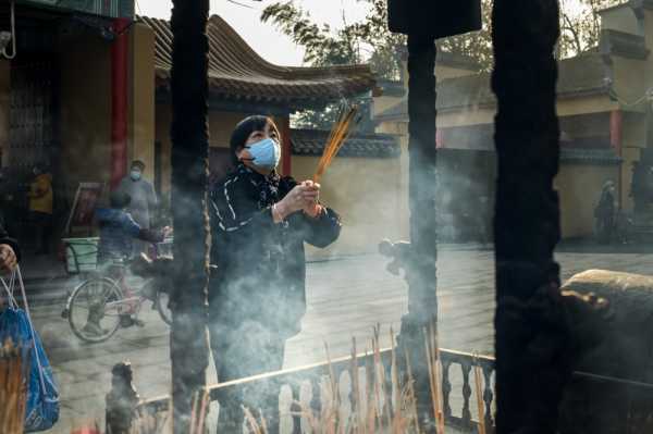 虔诚的之旅，拜佛求签33签的神秘体验与启示,命运,事业,挑战,第1张