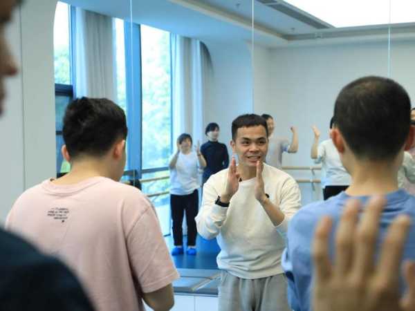 十二星座谁是什么舞蹈家，揭秘星座与舞蹈的神秘缘分,命运,自我,十二星座,第1张