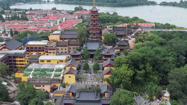 鸡鸣寺,探寻古都灵韵,揭秘求签祈福的神秘之旅,命运,求签,美好,第1张 鸡鸣寺,探寻古都灵韵,揭秘求签祈福的神秘之旅,命运,求签,美好,第1张