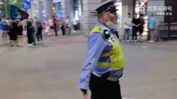 警察给司机算命，揭秘交警工作中的趣味一幕,希望,算命,法律,第1张